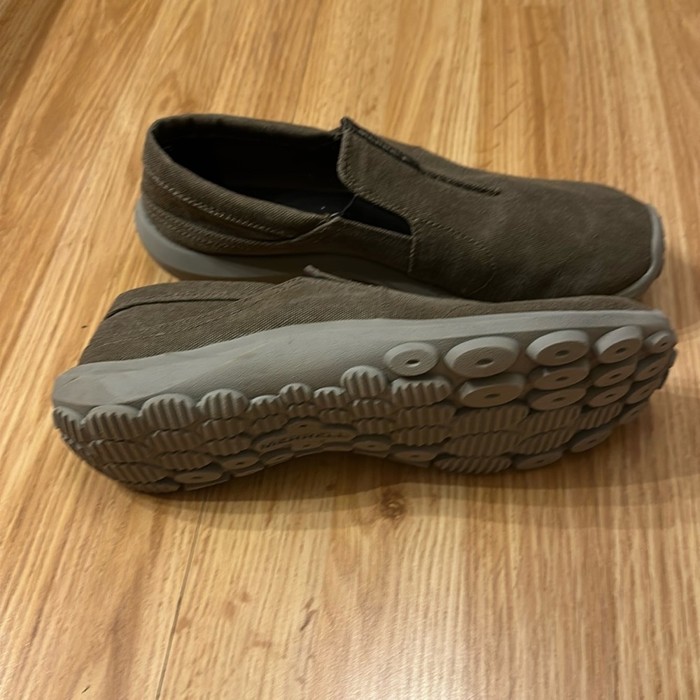 Air cushioned MERRELL